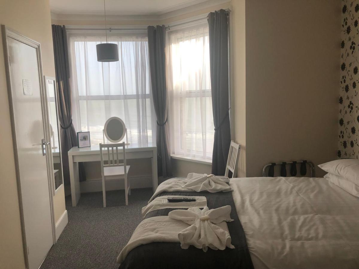 Hotel Royal Pier Sandown Esterno foto