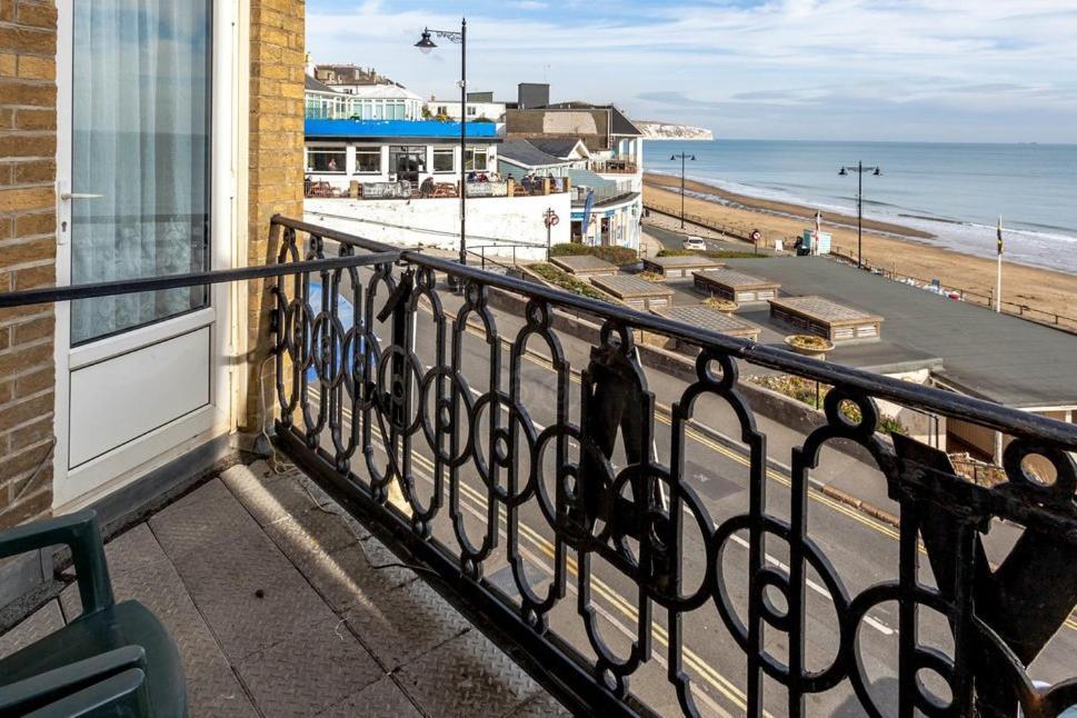 Hotel Royal Pier Sandown Esterno foto