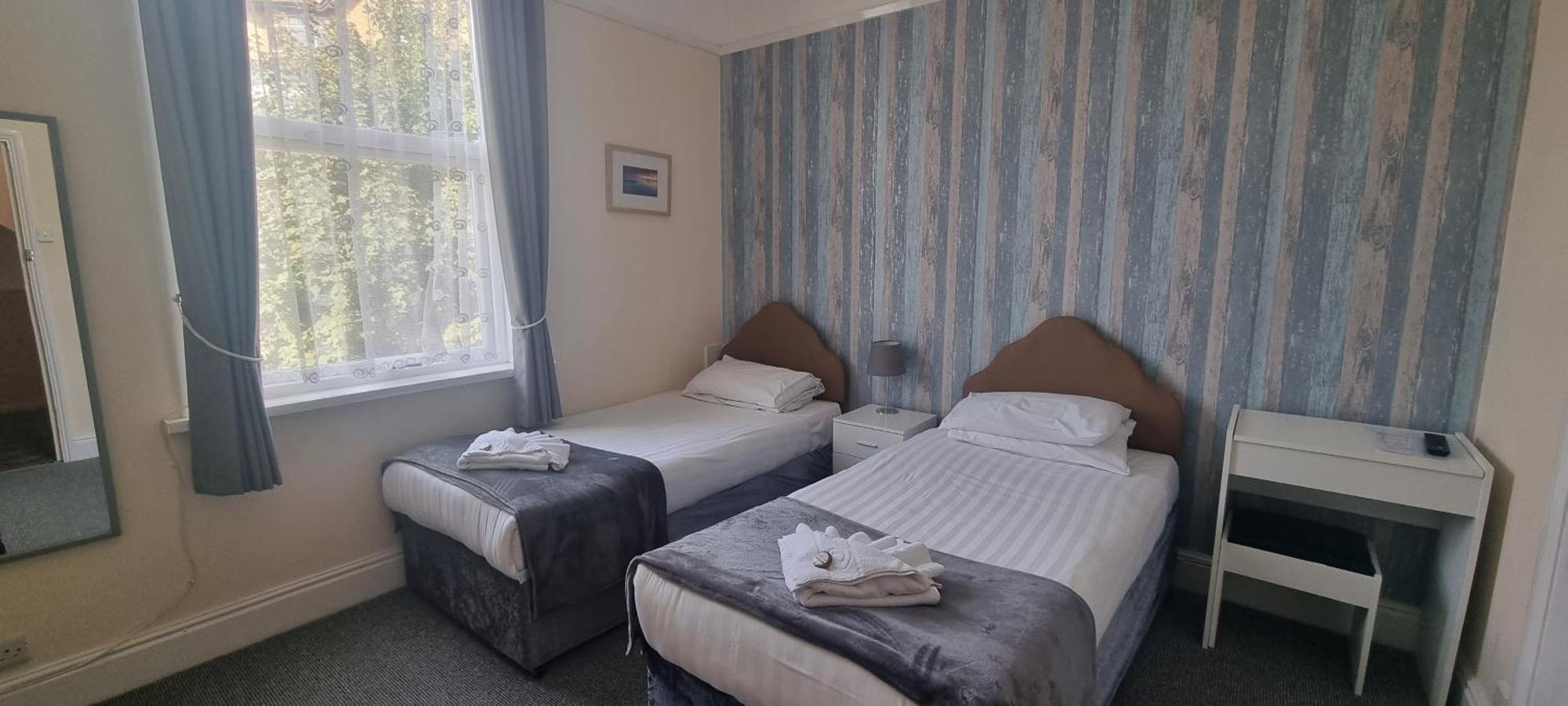Hotel Royal Pier Sandown Esterno foto
