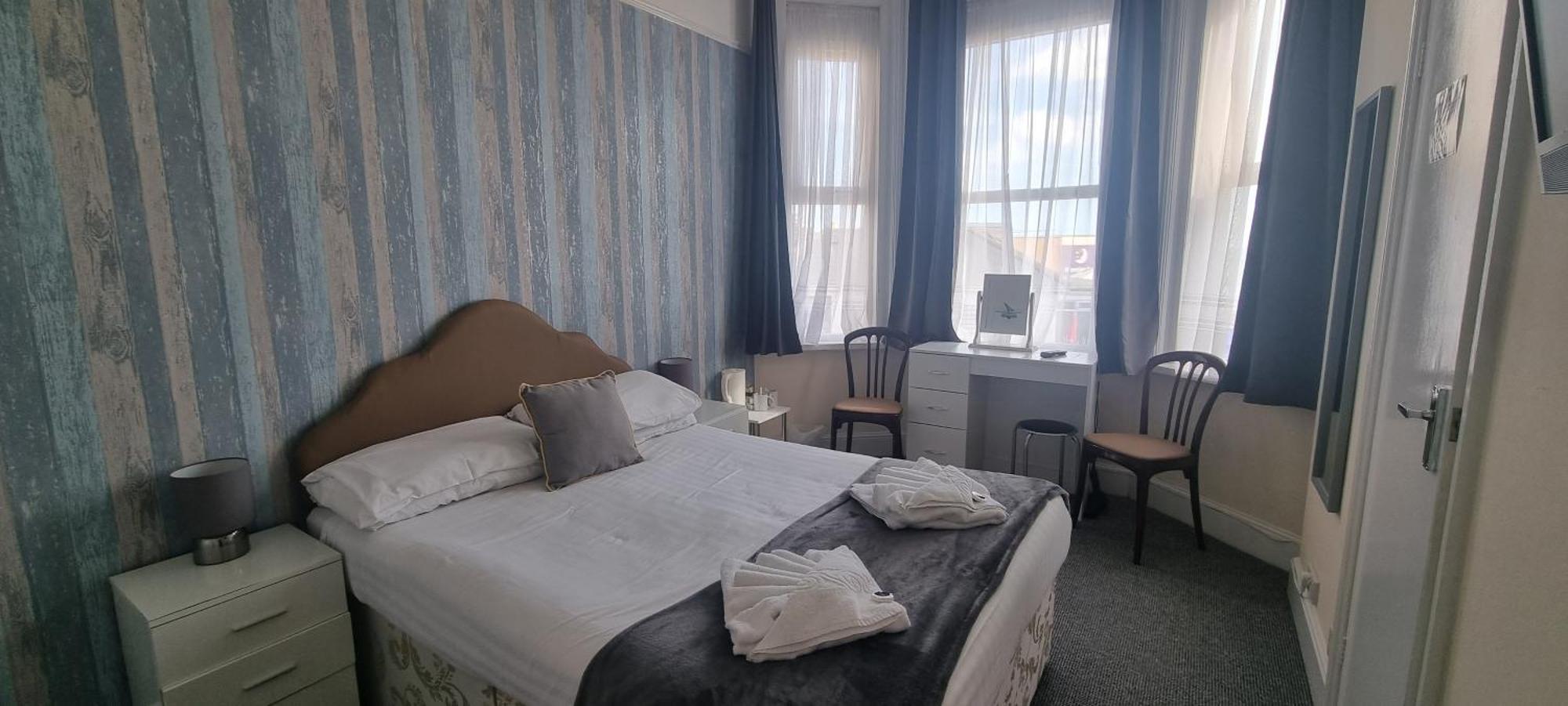 Hotel Royal Pier Sandown Esterno foto