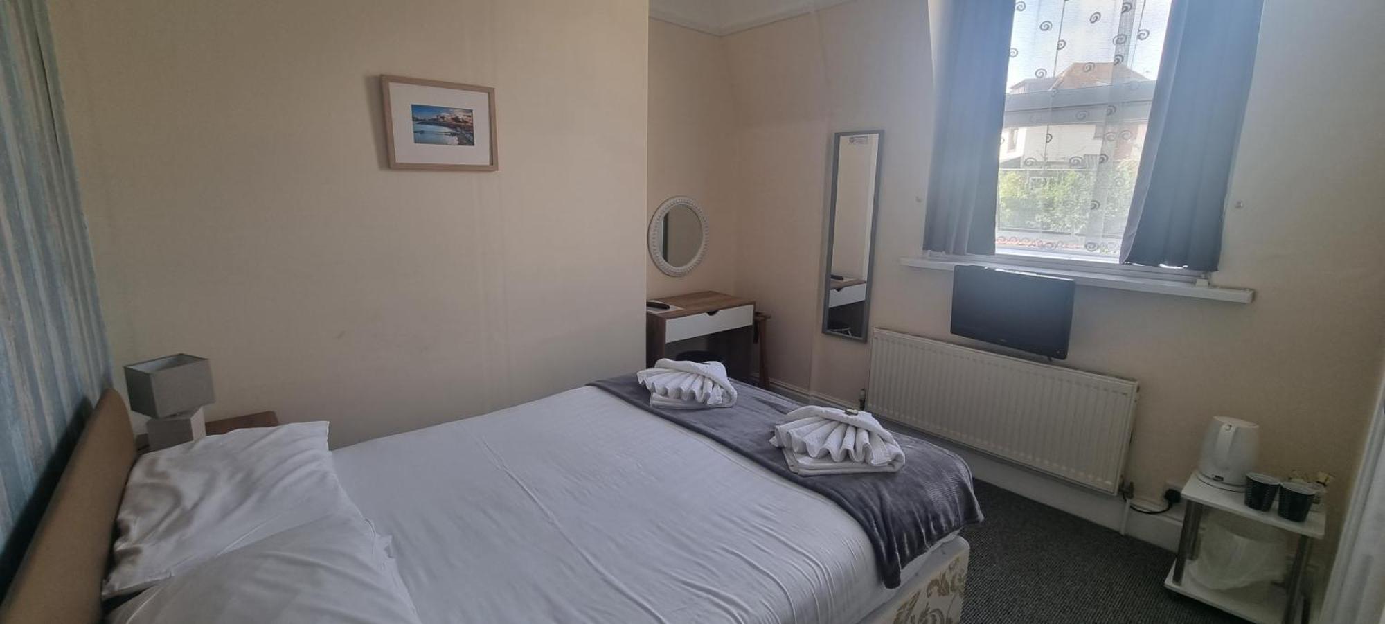 Hotel Royal Pier Sandown Esterno foto