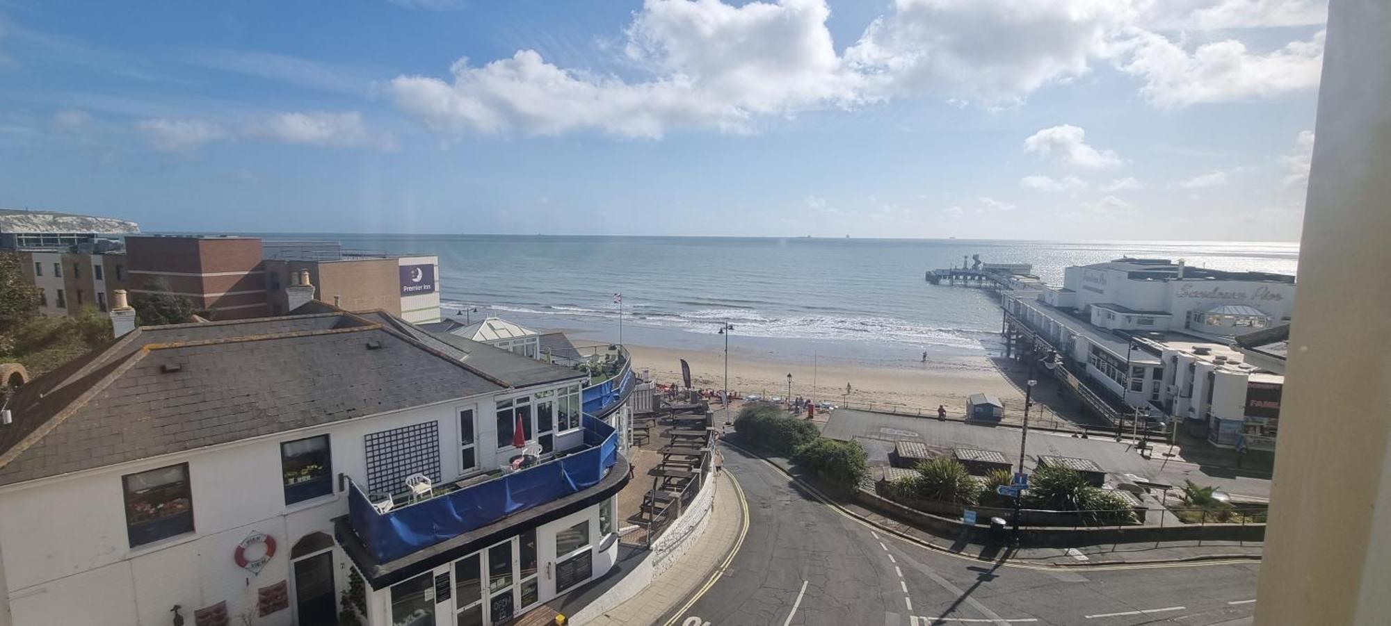 Hotel Royal Pier Sandown Esterno foto