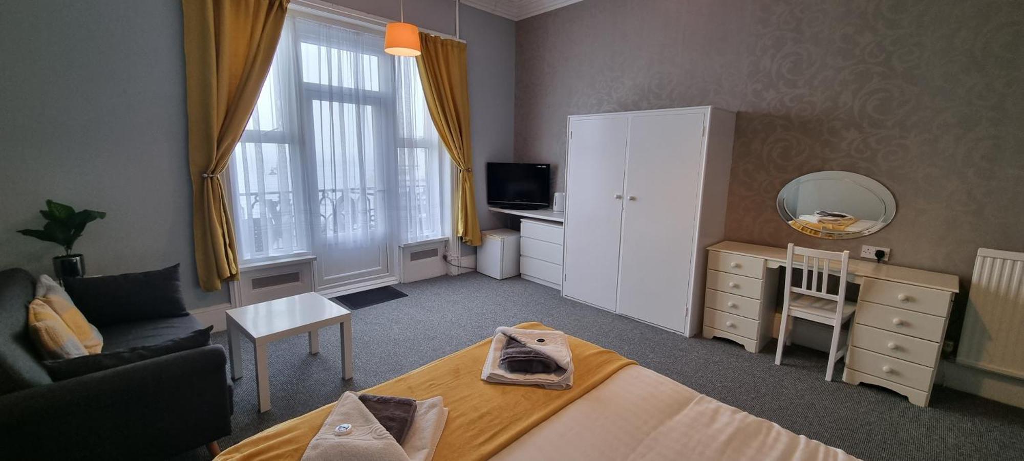 Hotel Royal Pier Sandown Esterno foto
