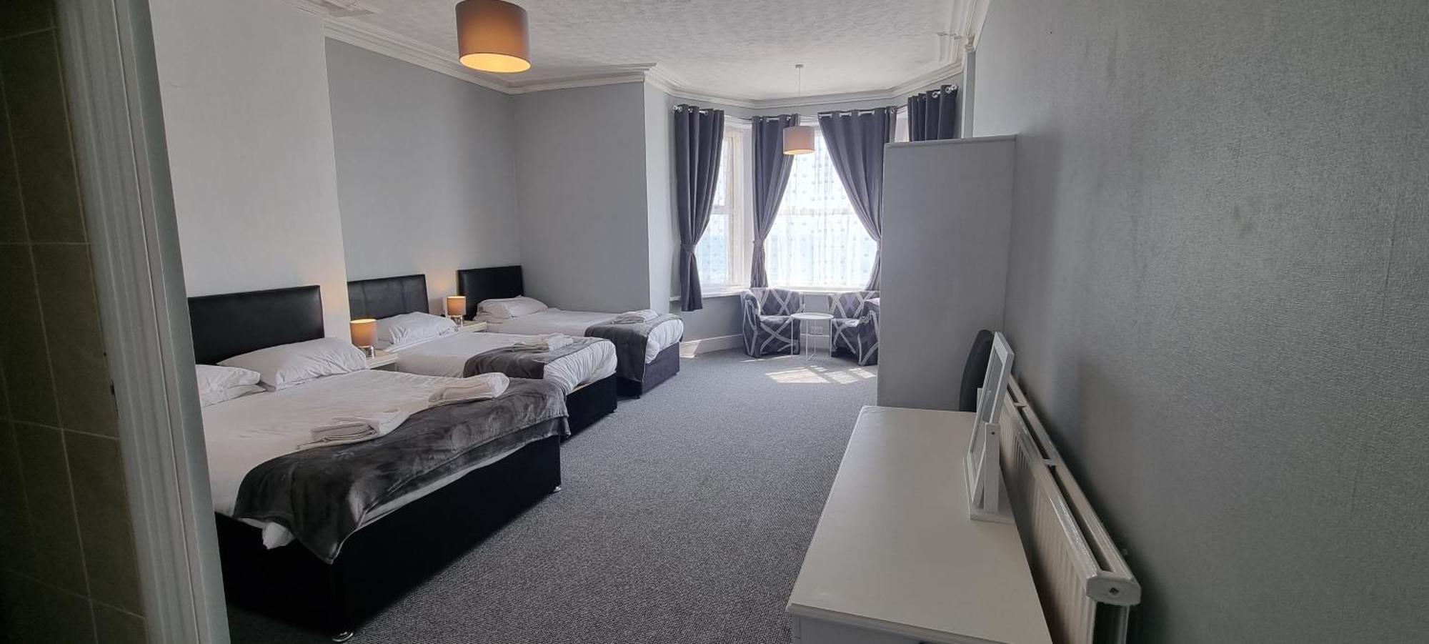 Hotel Royal Pier Sandown Esterno foto