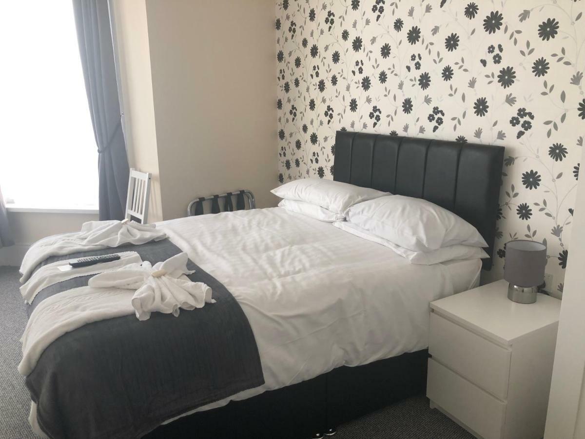 Hotel Royal Pier Sandown Esterno foto